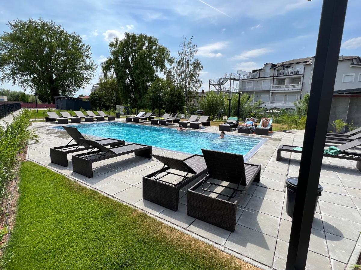 25H Spa-Residenz Best Sleep Privat Garden & Pools Нойзидль-ам-Зе Экстерьер фото
