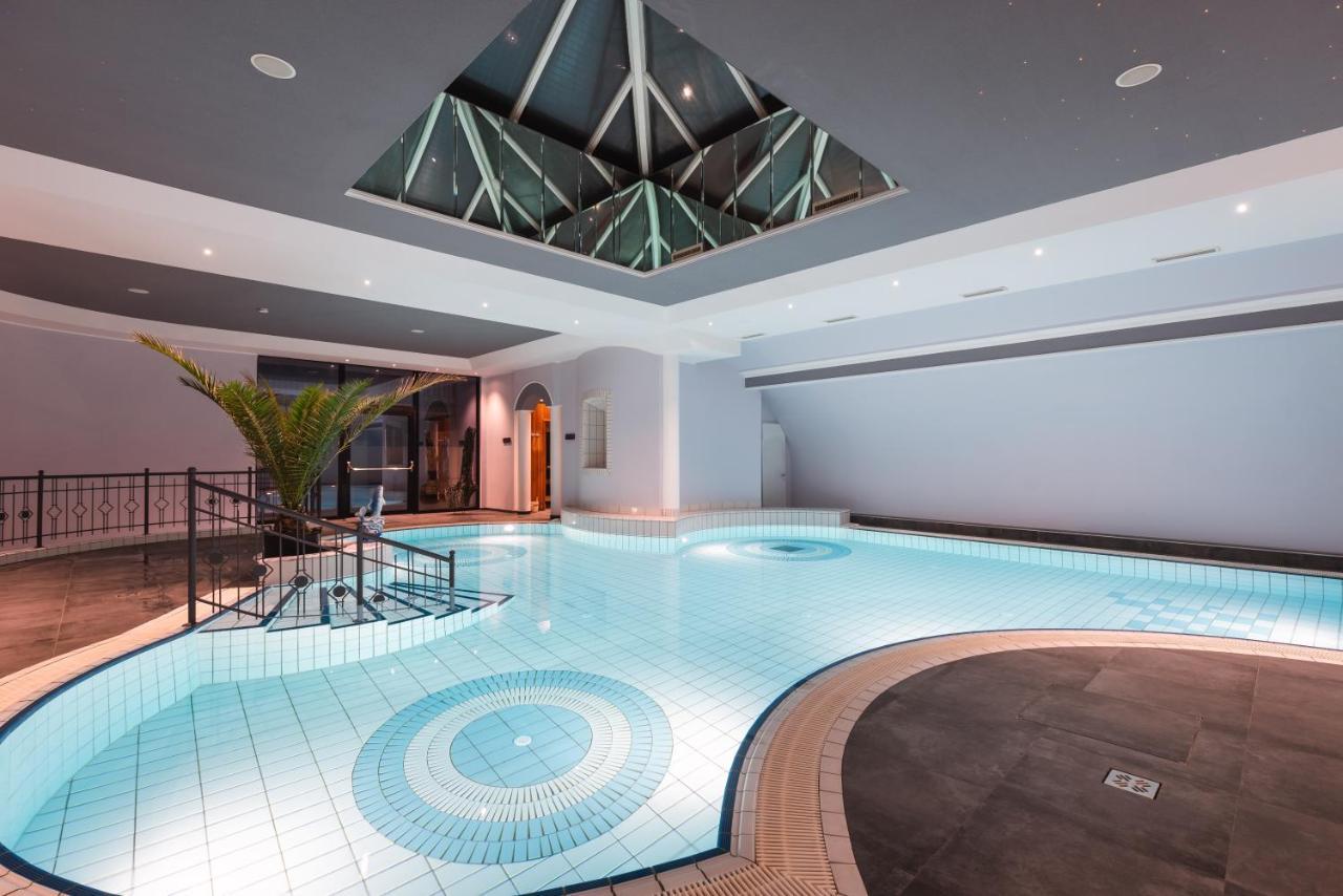 25H Spa-Residenz Best Sleep Privat Garden & Pools Нойзидль-ам-Зе Экстерьер фото