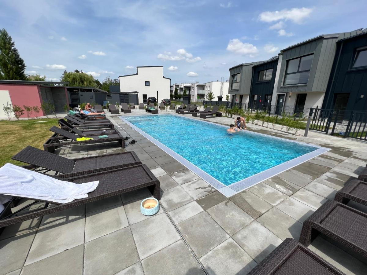 25H Spa-Residenz Best Sleep Privat Garden & Pools Нойзидль-ам-Зе Экстерьер фото