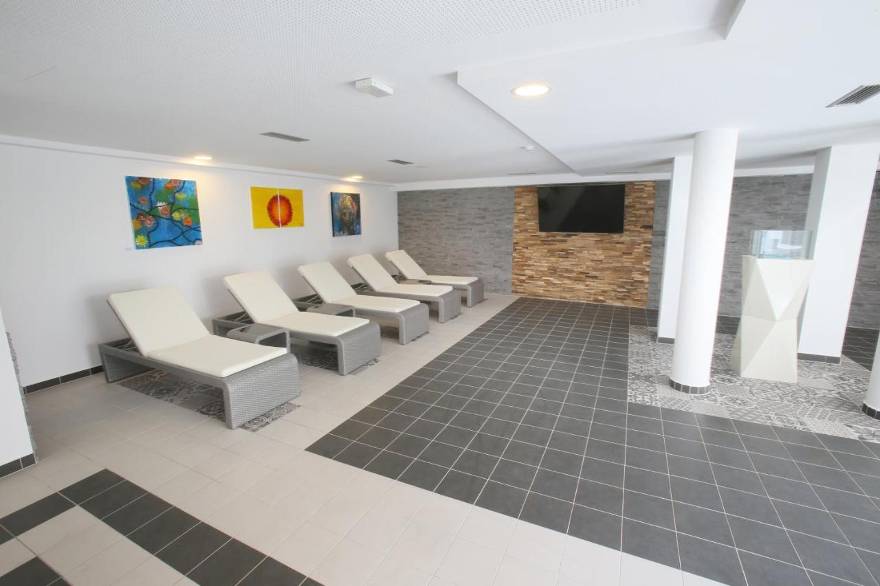 25H Spa-Residenz Best Sleep Privat Garden & Pools Нойзидль-ам-Зе Экстерьер фото