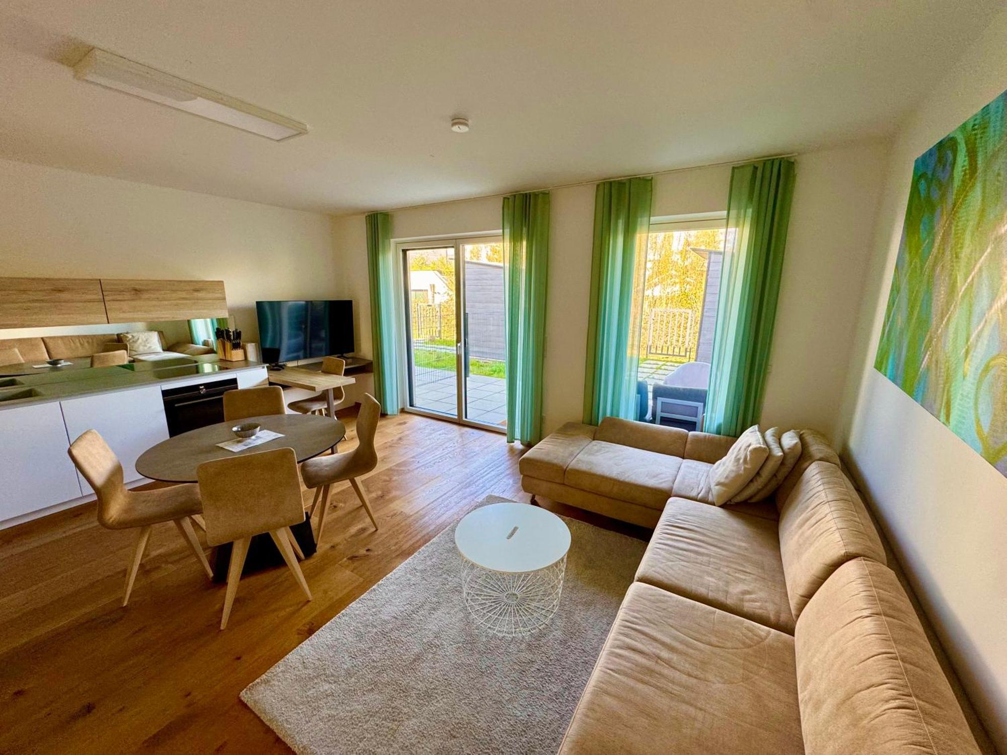 25H Spa-Residenz Best Sleep Privat Garden & Pools Нойзидль-ам-Зе Экстерьер фото